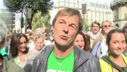Des milliers de manifestants à Paris contre le réchauffement climatique