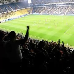 Fenerbahçe tribünleri Ali İsmail Korkmaz bestesi