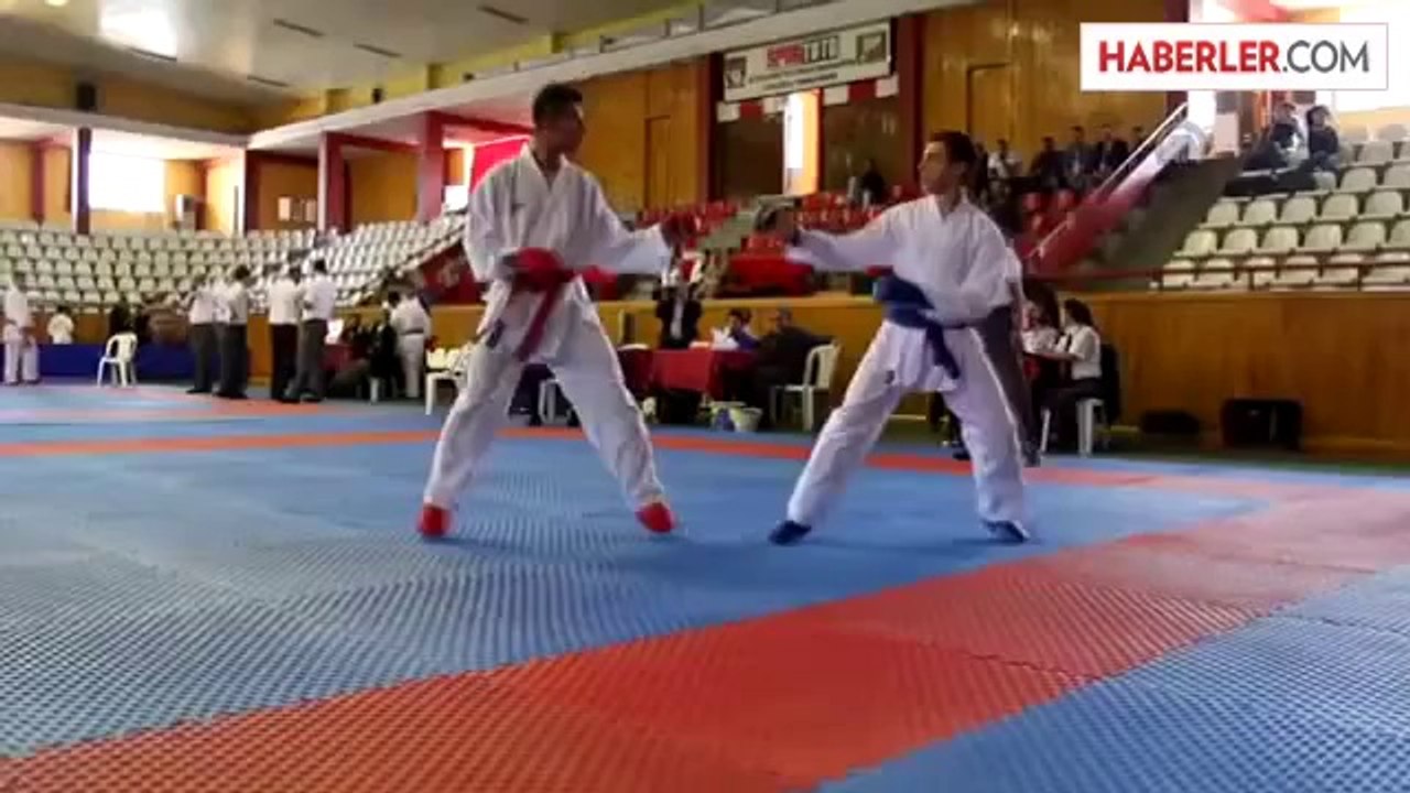 "İller Arası Sivas Karate Cumhuriyet Kupası Turnuvası" sona erdi