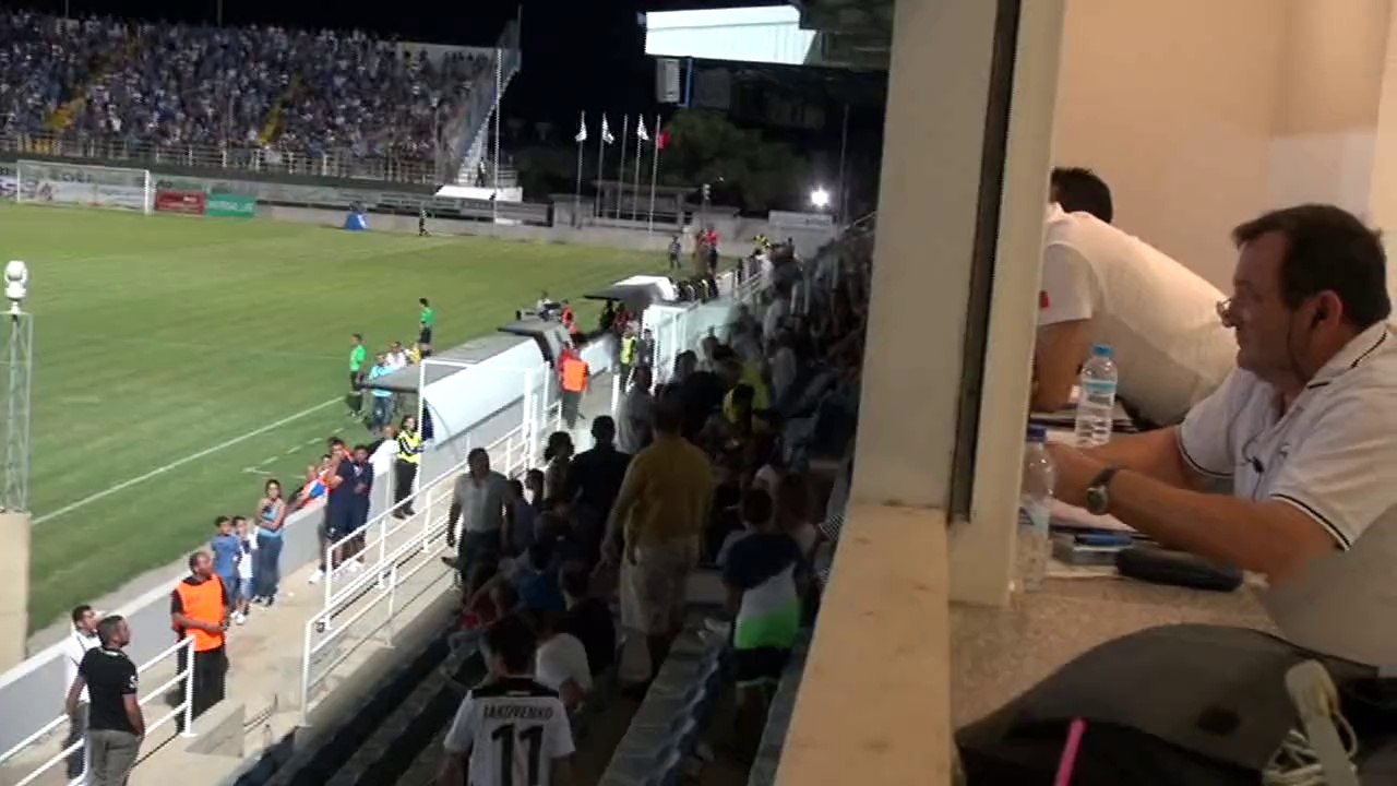 Μικρή ένταση κατά τη διάρκεια του ματς στις κερκίδες