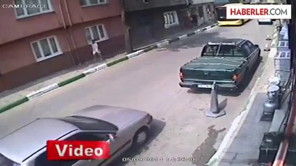 Bebek Arabası Hırsızı Böyle Görüntülendi