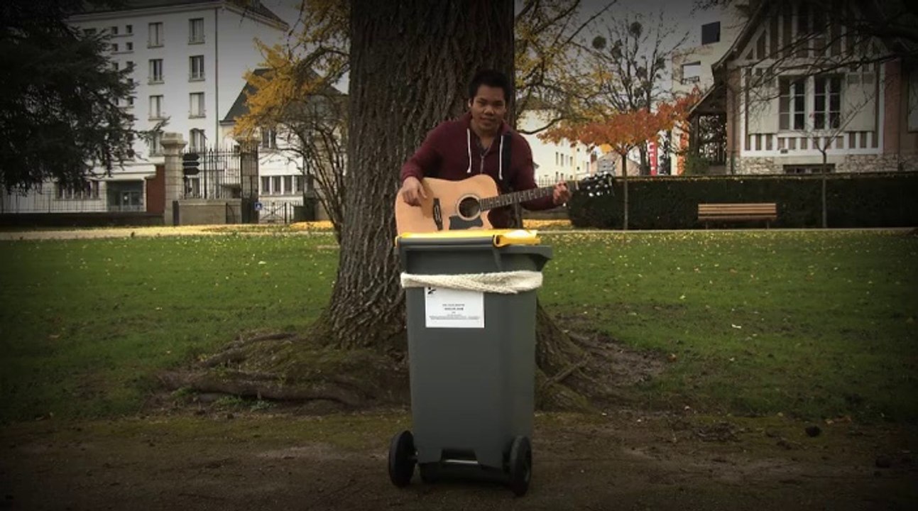 Campagne de sensibilisation au tri des déchets spéciale étudiants / la sérénade
