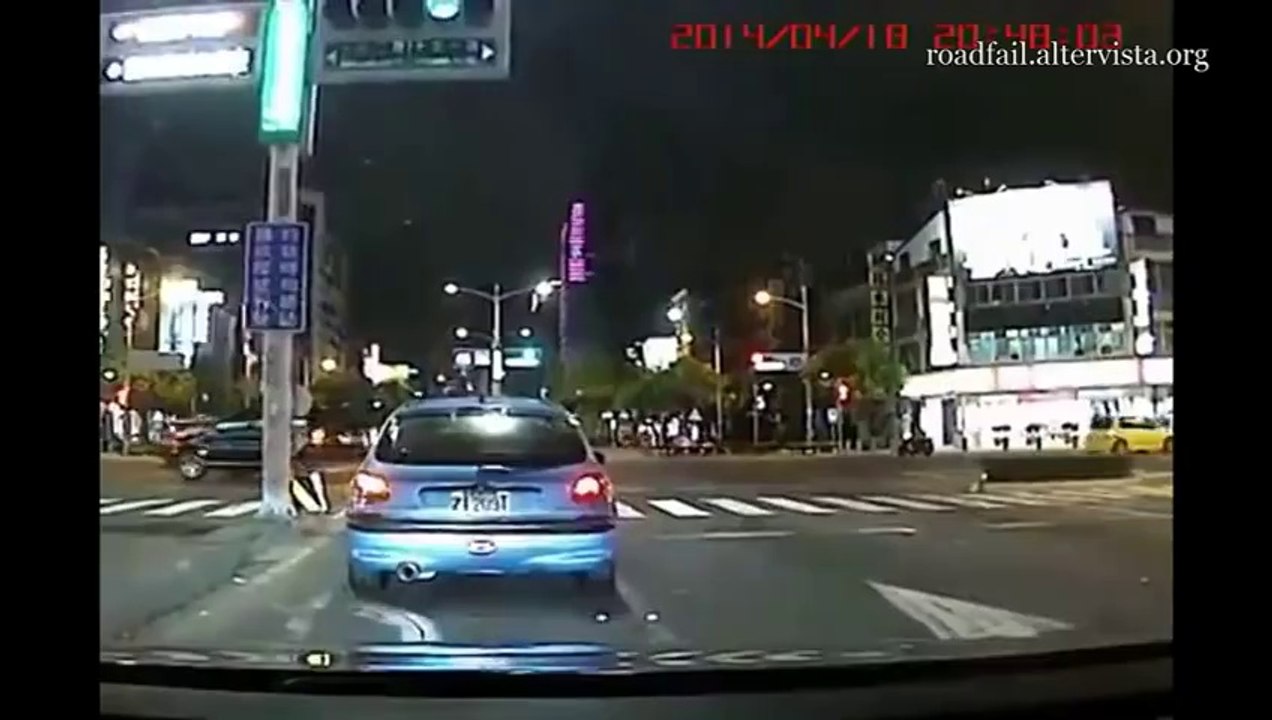 Car Accidents Compilation April 2014 (4)