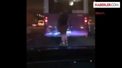 Paten Kayan Çocuk Otobüsün Arkasından Tutunarak Gitti