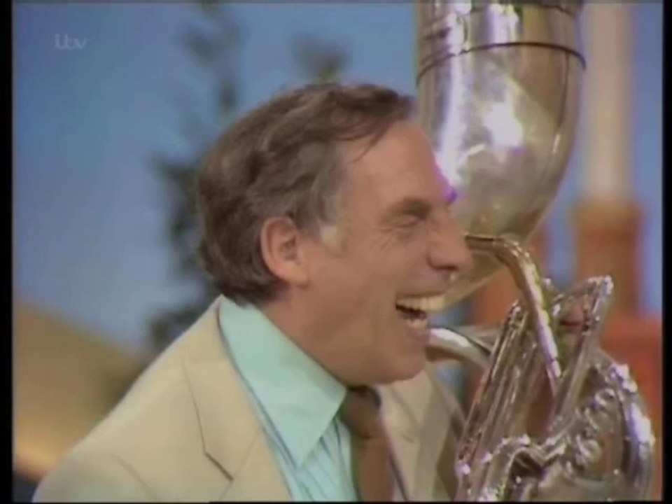 Larry Grayson (1923-1995)