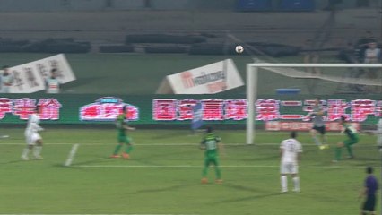 Crazy 'keeper get tackled in opposition half
