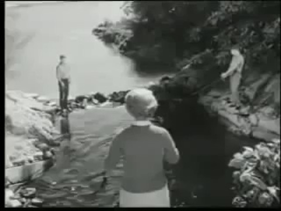 VINTAGE 1960 OZZIE NELSON COMMERCIAL ~ HIGHER QUALITY KODAK 35 mm CAMERA