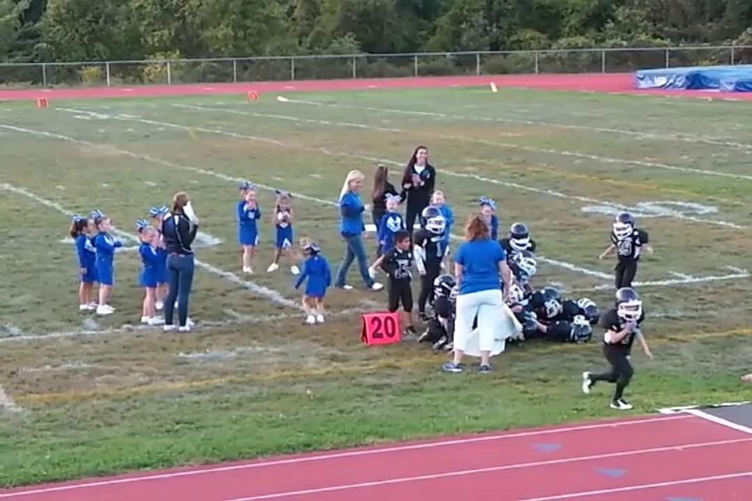 Youth football team fails to run through a banner spectacularly! FAIL