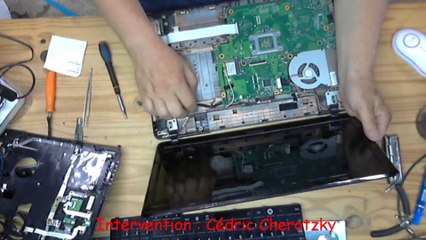 Toshiba Satellite L650D : réparation des charnières, partie 1 sur 4
