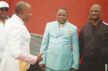 Roger Ngandu et Mosaka : Koffi Olomide "Vieux Ebola" tu n'es pas Congolais, ton grand frère est un vendeur de CDs pirates au Chateau Rouge et Tshibo Apula = Tshi-Ebola