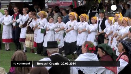 Festival toasts traditional way of making apple vinegar