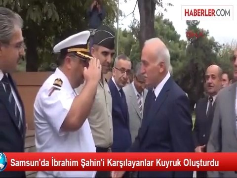 Basın Mensupları, Yeni Samsun Valisi'ne Ziyareti Yerde Oturarak İzledi