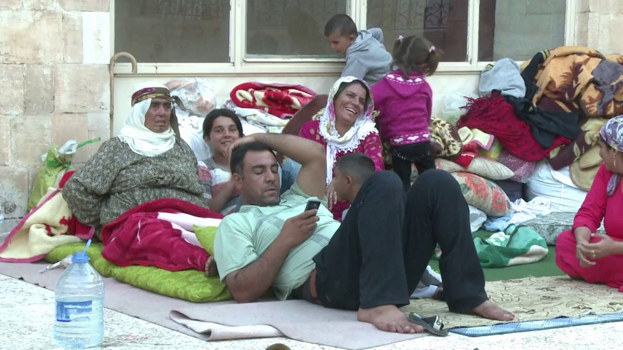 Syrian Kurds seek refuge in Turkey