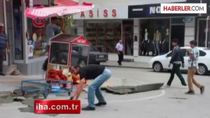 Bilecik'te Fırtına Çatıları Uçurdu: 2 Yaralı