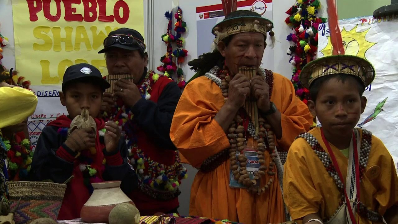 Encontro de indiozinhos no Peru