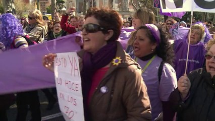 Governo espanhol desiste de reformar lei de aborto