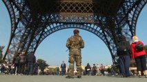 Paris beefs up security amid threats from Islamic militants