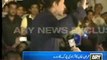 Imran Khan comes between the Participants of Sit-in