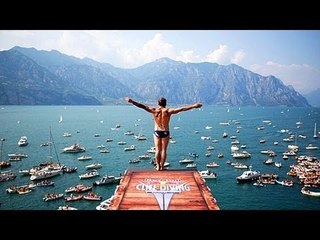Abenteuerliche Sprünge ! (Cliff Diver vor dem Start 2014)