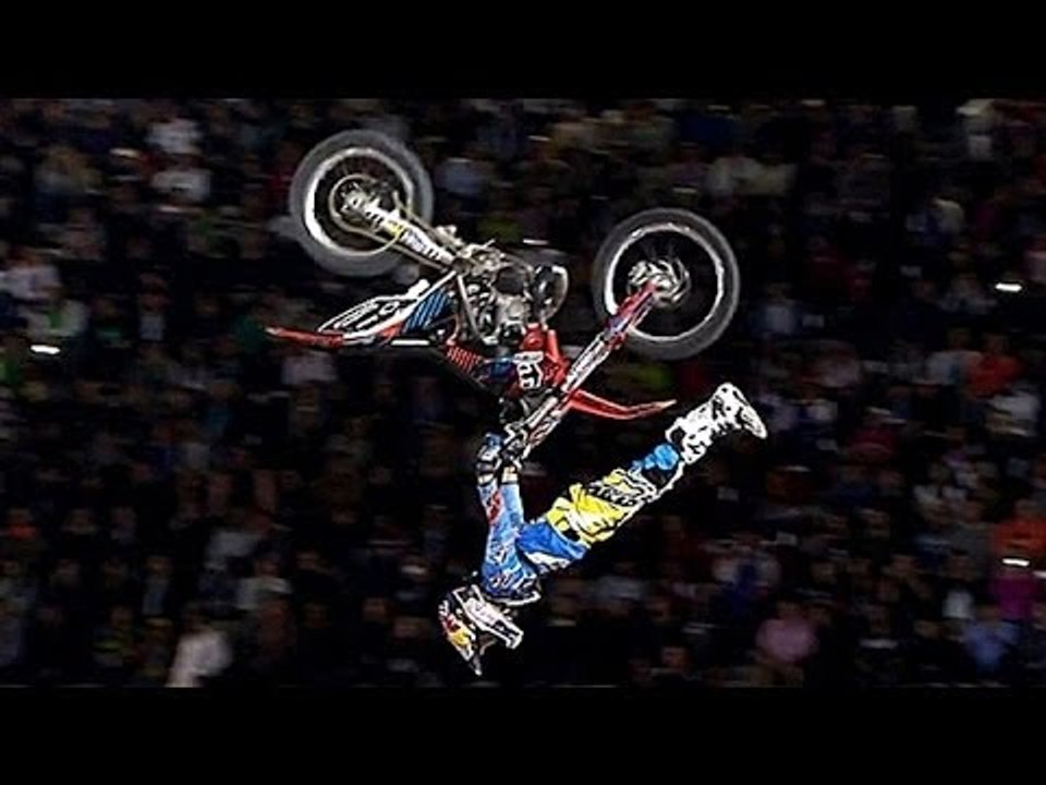 Spektakulärer Start (Red Bull X-Fighters 2014)
