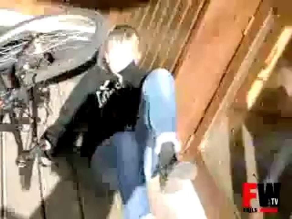 Girl Faceplant on a wall - Fails World