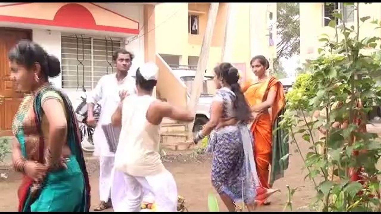 Vees Rupaye Dozen - Marathi Album: Konkan Cha Raja Hapoos Maaza - Singer: Shakuntala