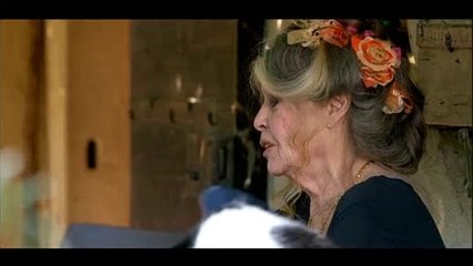 Brigitte Bardot assure que Valéry Giscard d'Estaing la "drague toujours"