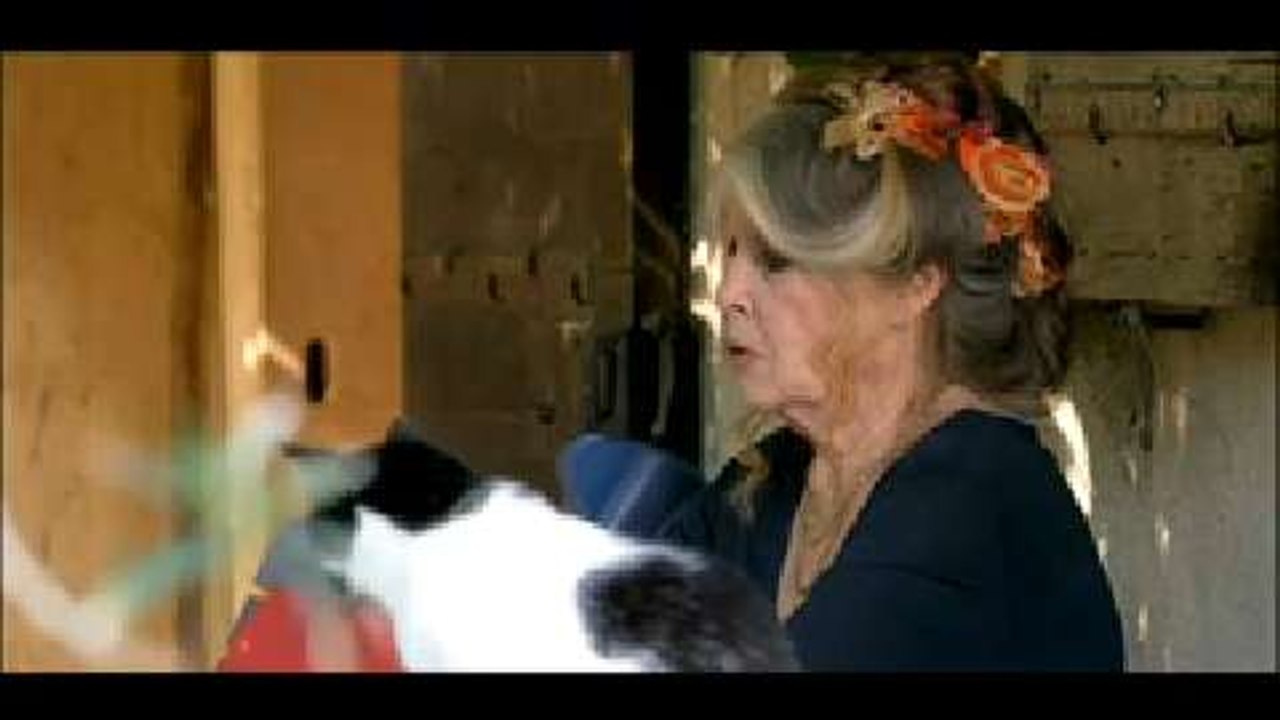 Brigitte Bardot sur France 2 : "J'aime beaucoup Marine Le Pen. Elle a une paire de couilles !"