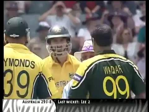 Waqar Younis vs Andrew Symonds BEAMERS exciting cricket fight