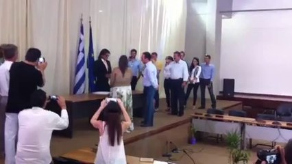 «Αν είναι νόμιμο, θα παντρέψω και ομοφυλόφιλους», είπε ο Ψηνάκης κάνοντας τους πρώτους του γάμους