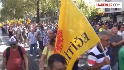 İzmir'de Öğretmenler, Eğitim Politikalarını Protesto Etti