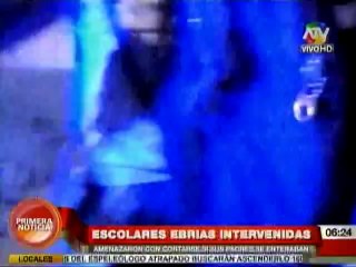 Escolares ebrias amenazan a policías de asesinarse