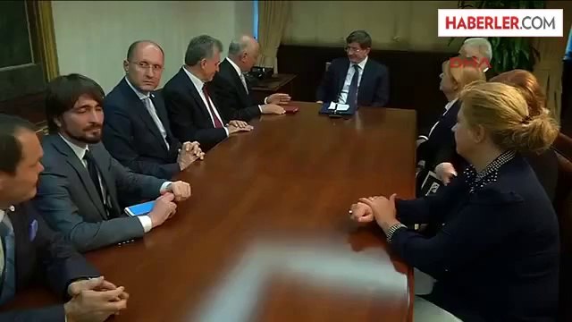 Davutoğlu, 3 Hisse Yurt İçi, 3 Hisse de Yurt Dışı Kurban Vekaletini Türk Kızılayı'na Verdi 2