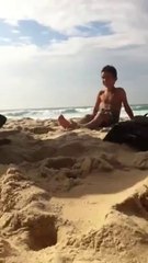 izia encore à la plage