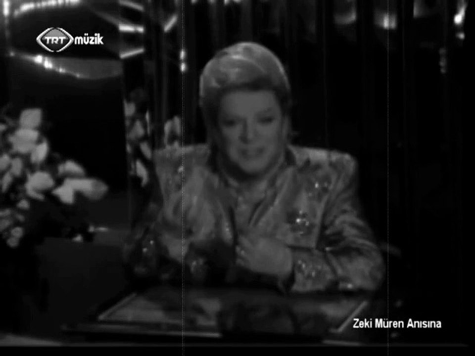 Gözlerin Yeter - Zeki Müren