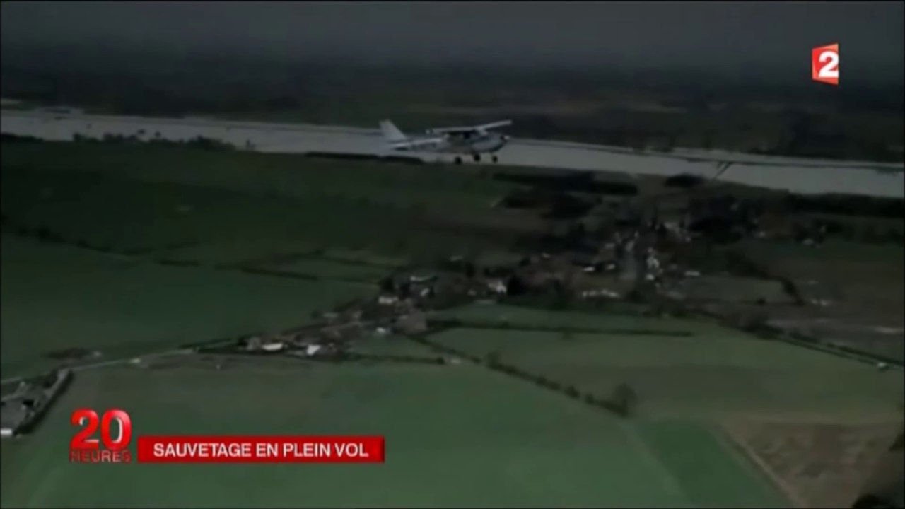 Son pilote d'avion meurt en vol, il est obligé d'atterrir alors qu'il n'a jamais piloté