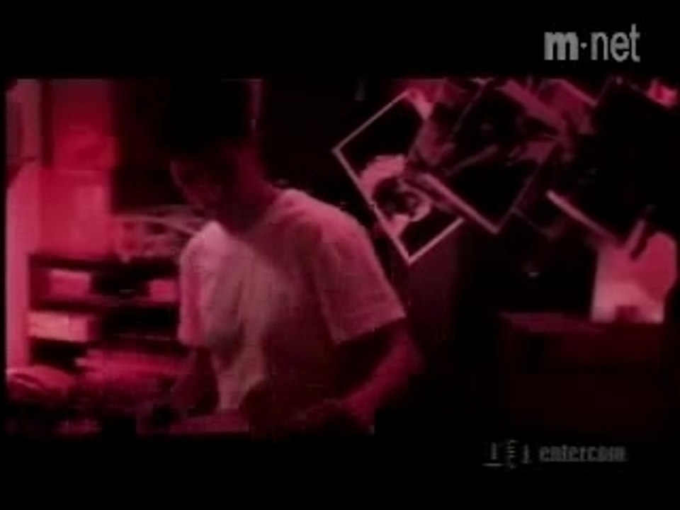 Kiss - Because I'm a girl