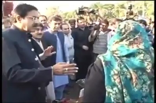 A Woman Badly Insults Hamza Shahbaz On His Face In Public