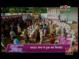 Diya Aur Baati Hum 25th september 2014 Bomb blast at the mela www.apnicommunity.com