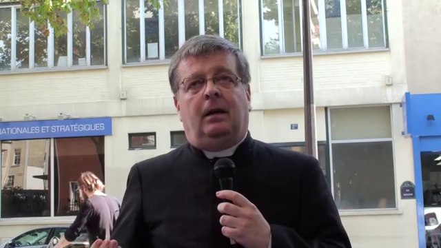 Nouvel ordre mondial dénoncé par un prêtre.