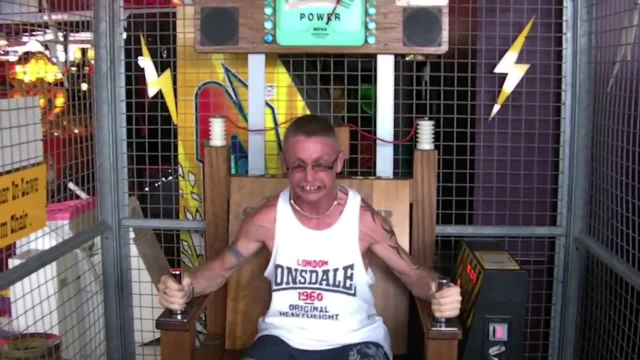 Tester l'attraction de la chaise électrique