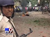 Conflict erupts into stone-fighting between two groups in Vadodara - Tv9 Gujarati