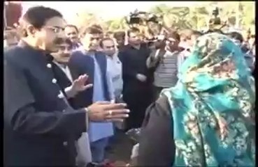 A Woman Badly Insults Hamza Shahbaz On His Face In Public