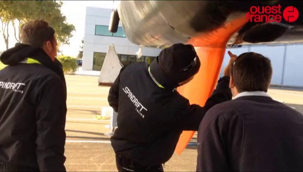 Le plus grand trimaran du monde chez Multiplast à Vannes