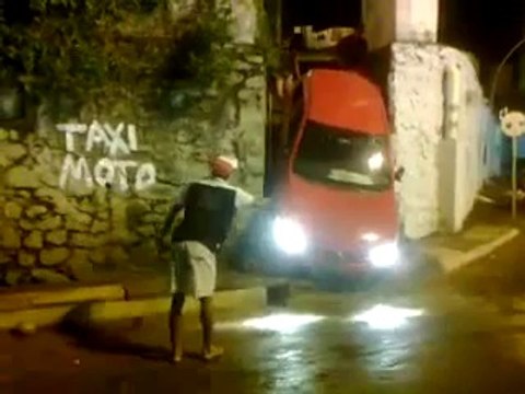 Descendre des escaliers en voiture