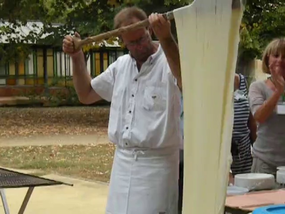 BEZIERS - 2014 - TOUT LE MONDE A TABLE ! L'ALIGOT EST PRÊT