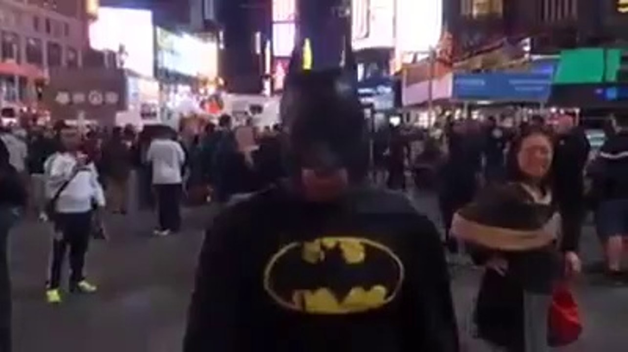 Go Nawaz Go- BAT MAN