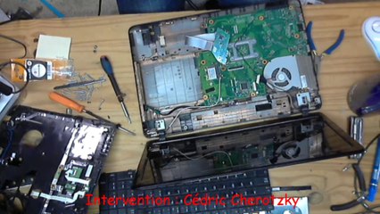 Toshiba Satellite L650D : réparation des charnières, partie 3 sur 4