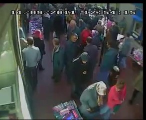 Fareye Kafa Atan Adam