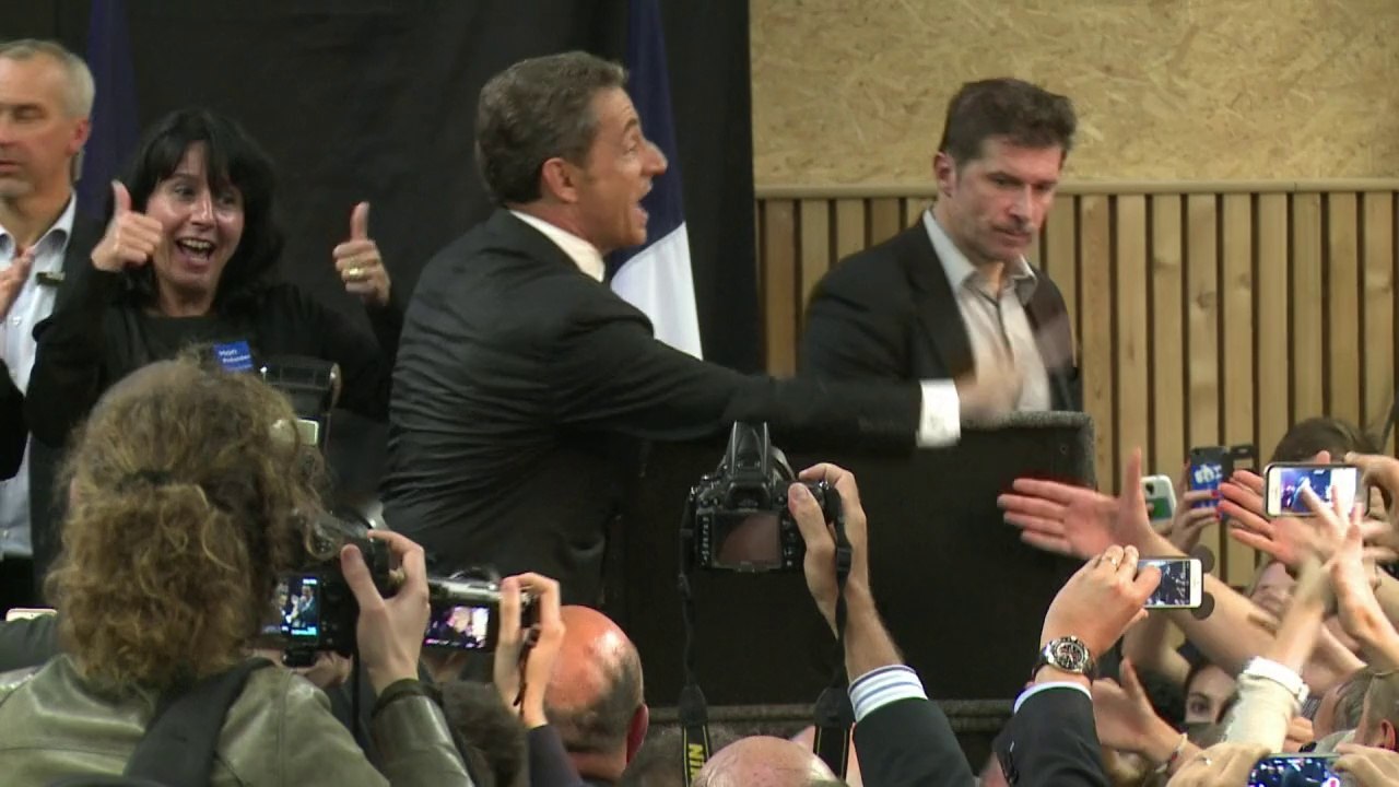 Sarkozy qualifie le pouvoir actuel de "sonné"